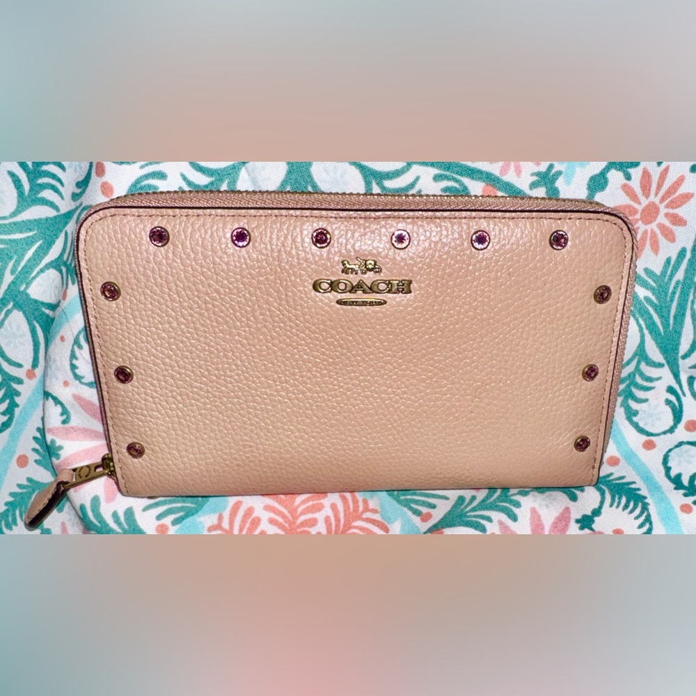 NWOT COACH Accordion Zip Wallet With Crystal Rivets - Picture 3 of 10